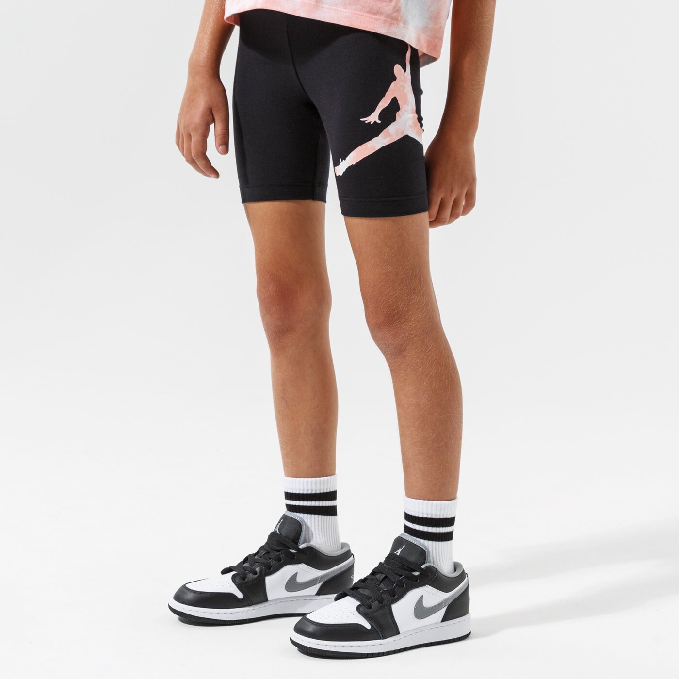  JORDAN ШОРТИ JORDAN GIRL TIE DYE BIKER SHORT GIRL 45a765-023 цвят черен