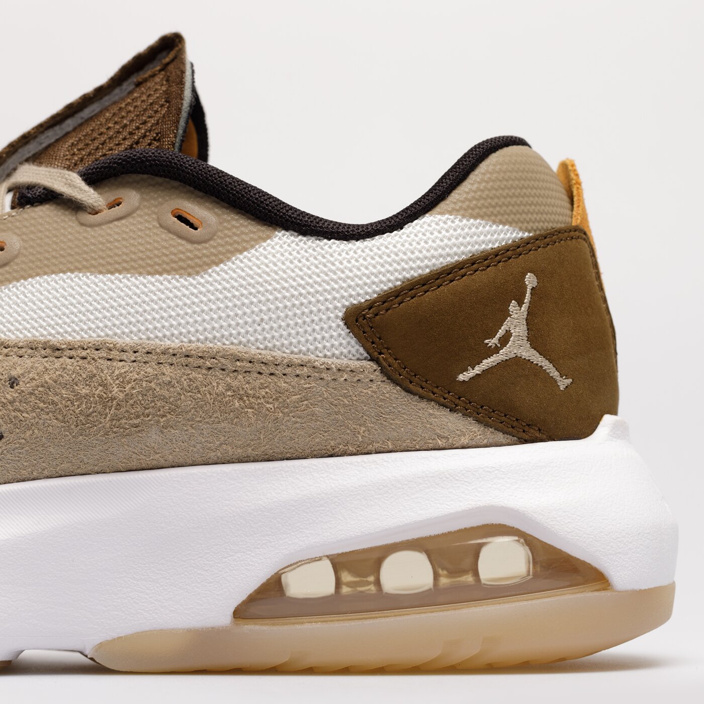 Мъжки маратонки JORDAN AIR 200E  dc9836-200 цвят бежов