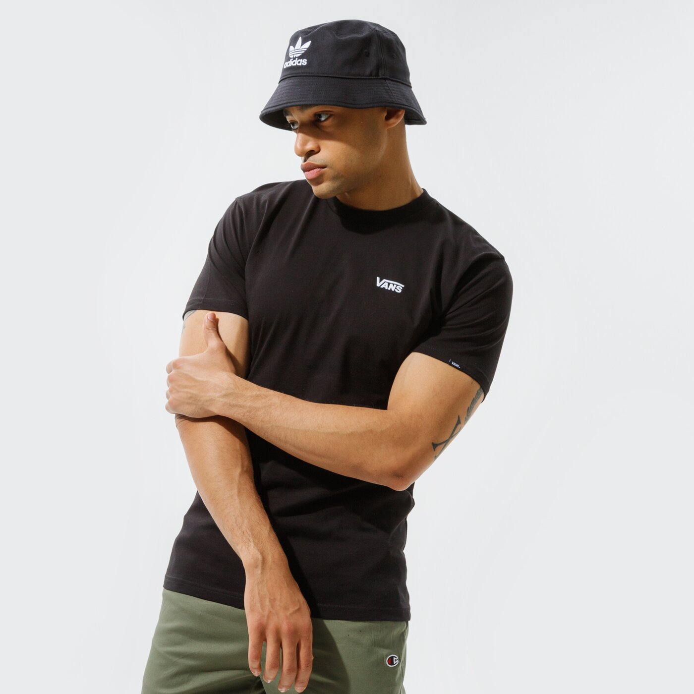 Мъжка тениска VANS ТЕНИСКА LEFT CHEST LOGO PLUS SS vn0a54tfblk1 цвят черен