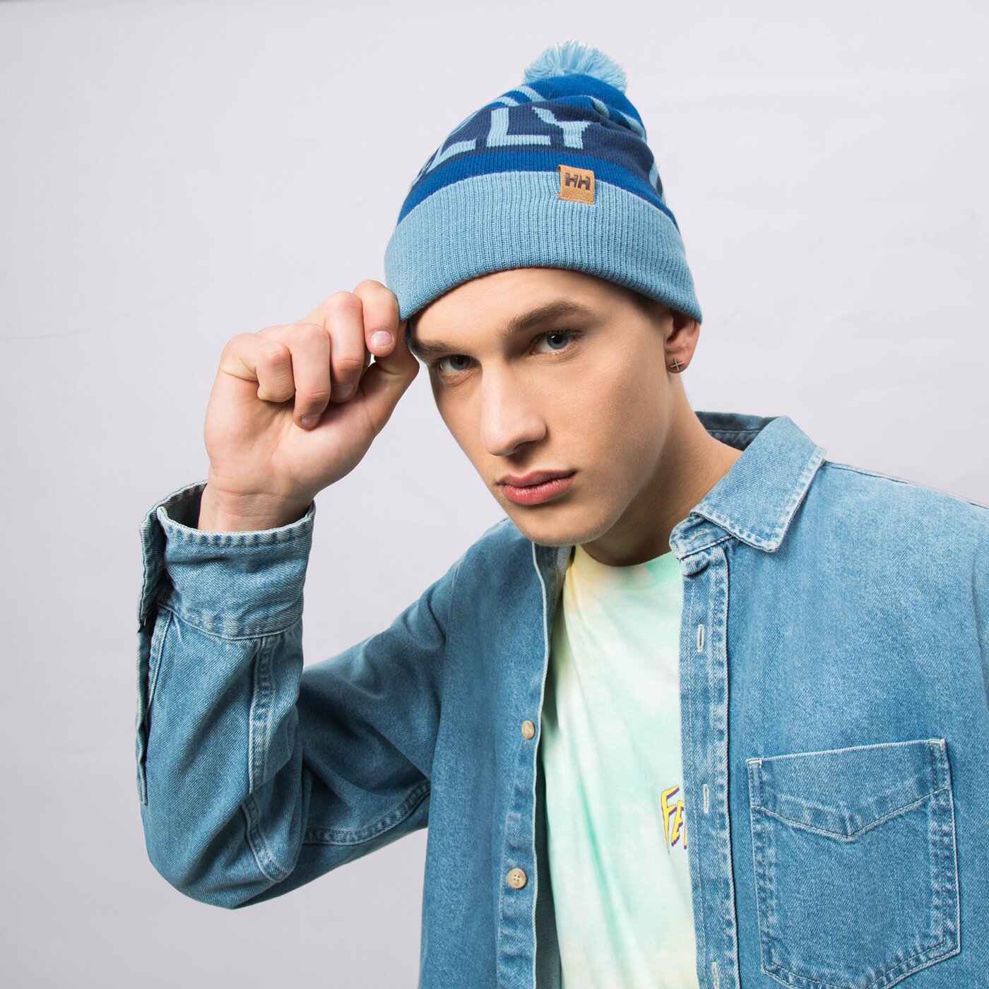 Дамска зимна шапка HELLY HANSEN ШАПКА RIDGELINE BEANIE 67150625 цвят син