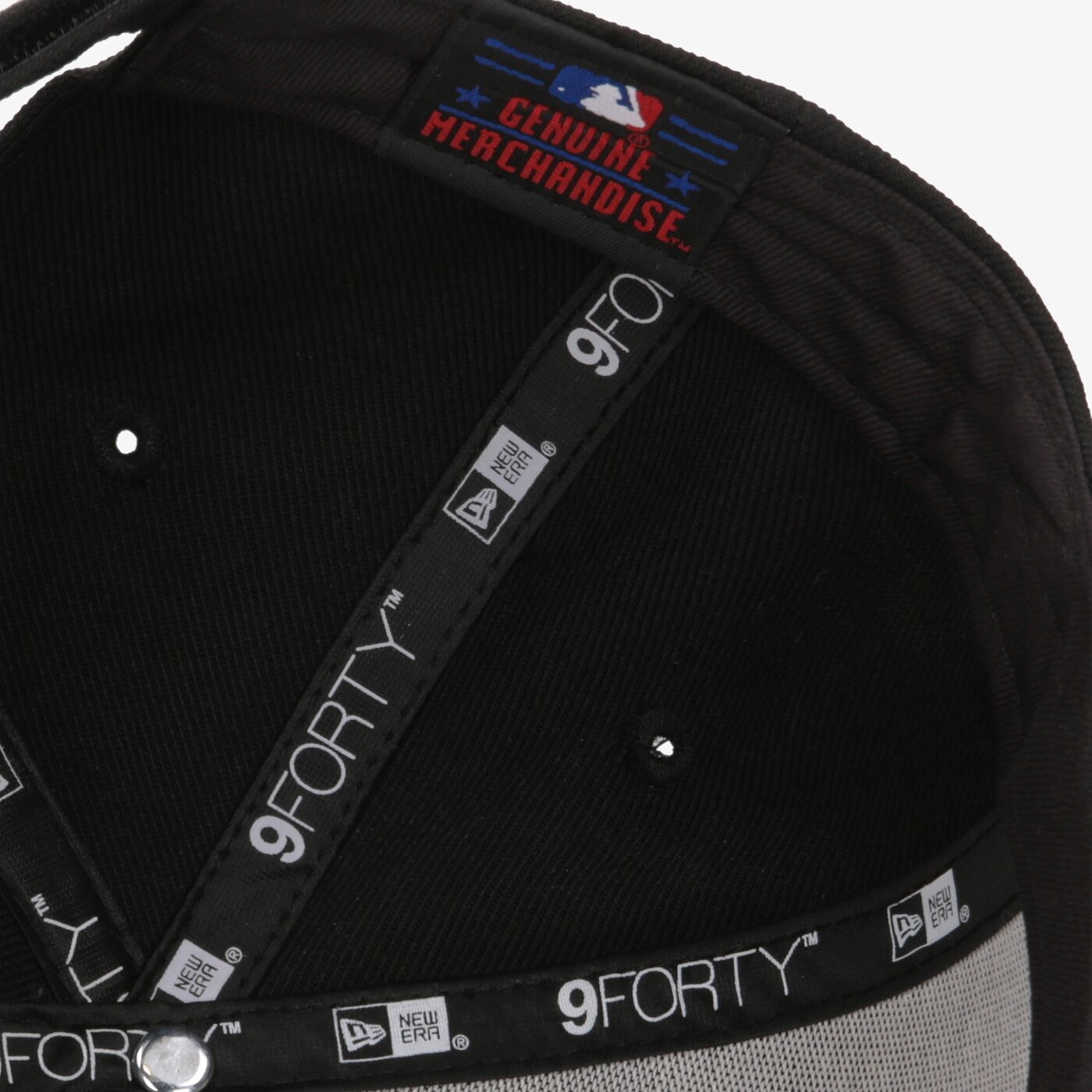 Дамска шапка с козирка NEW ERA ШАПКА THE LEAGUE GM CHICAGO WHITE SOX 10047515 цвят черен