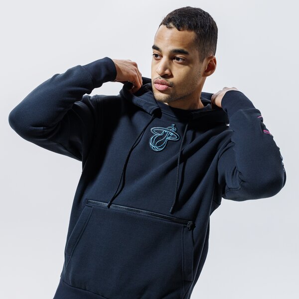 Мъжки суичър NIKE СУИТЧЪР С КАЧУЛКА MIAMI HEAT COURTSIDE CITY EDITION NBA cn1814-010 цвят черен