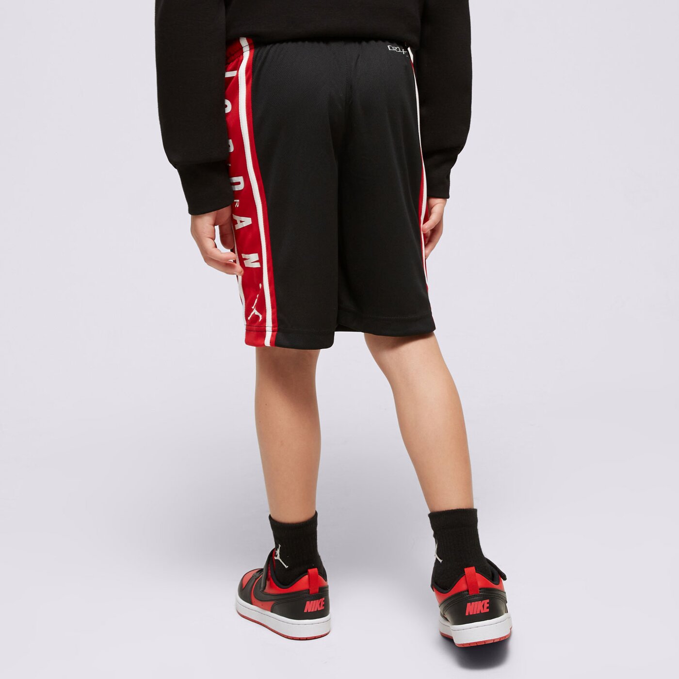  JORDAN ШОРТИ HBR PLY SHRT BLK/RD B 957115-023 цвят черен