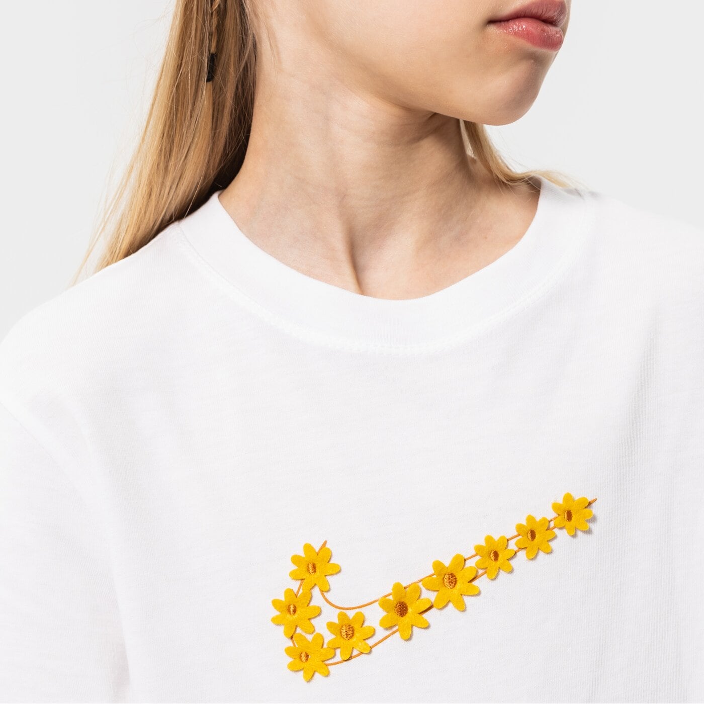 Детска тениска NIKE ТЕНИСКА G NSW TEE ENERGY BF GIRL do1343-100 цвят бял