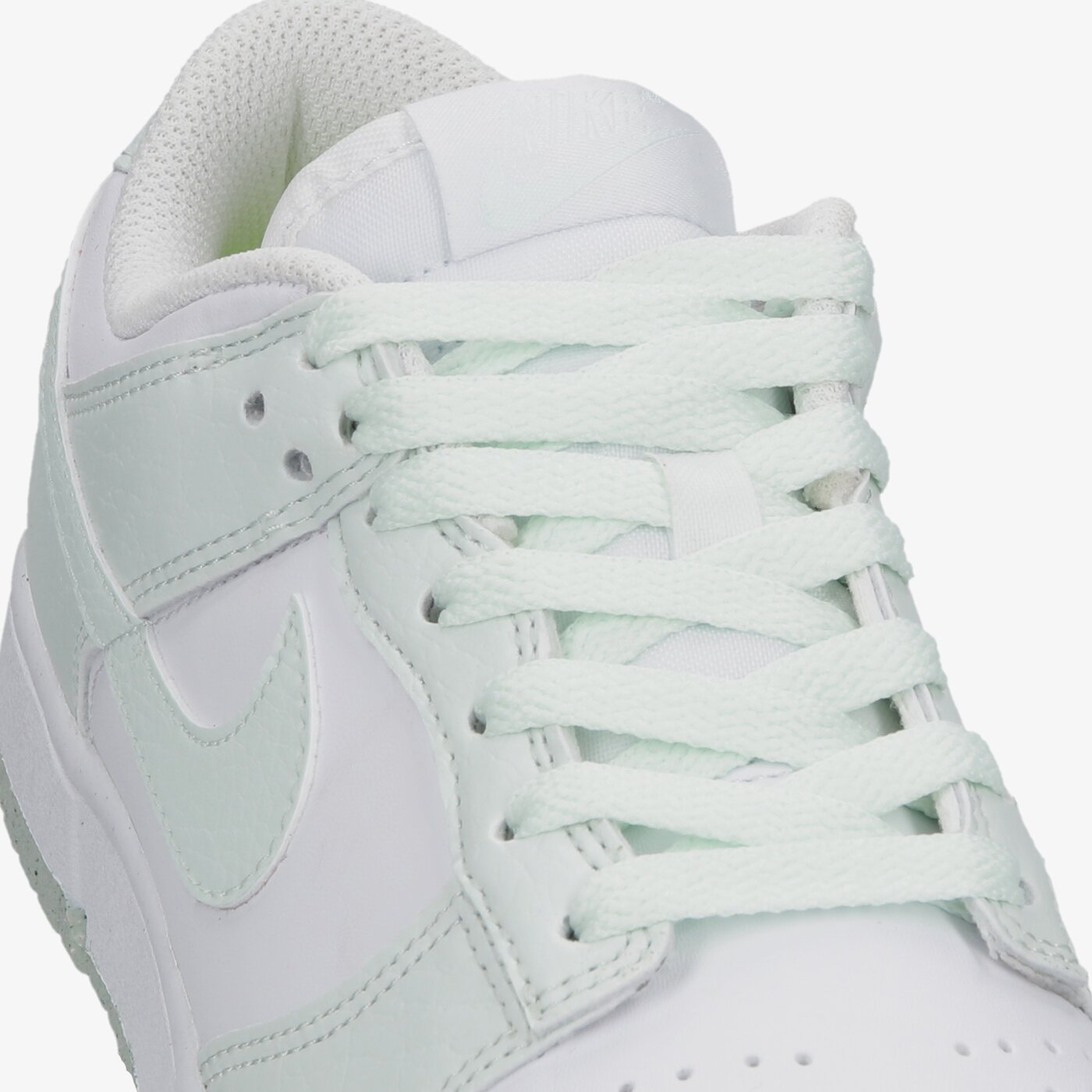 Дамски маратонки W NIKE DUNK LOW NEXT NATURE dn1431-102 цвят зелен