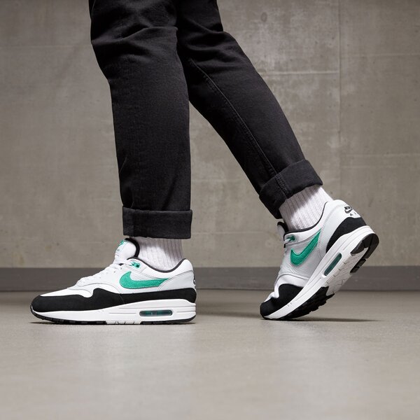 Мъжки маратонки NIKE AIR MAX 1 ESS fn6952-100 цвят бял