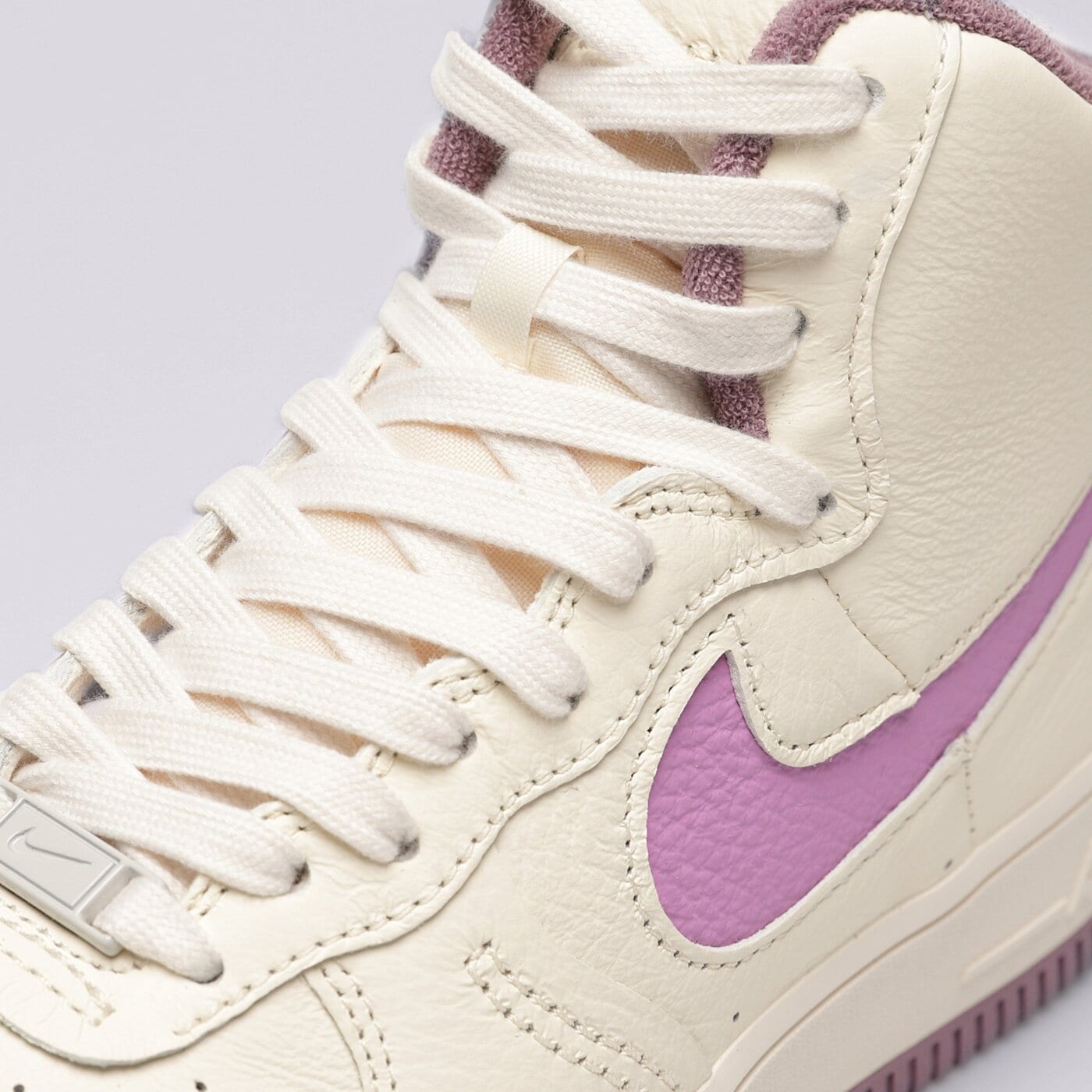 Дамски маратонки NIKE W AF1 SCULPT dz2782-100 цвят бежов