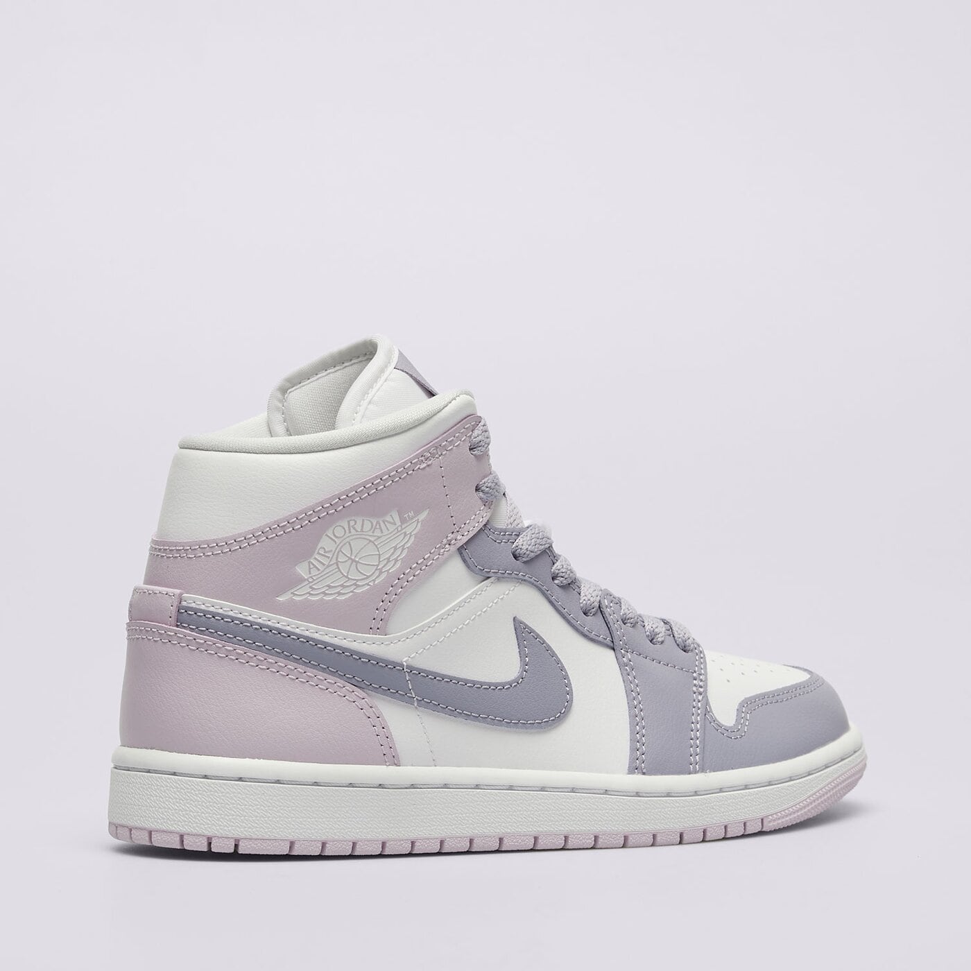Дамски маратонки WMNS AIR JORDAN 1 MID bq6472-510 цвят виолетов