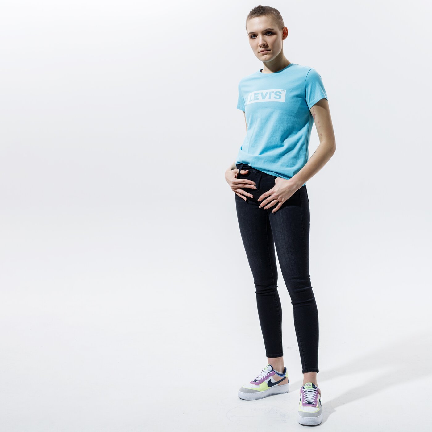 Дамска тениска LEVI'S ТЕНИСКА THE PERFECT TEE 17369-1507 цвят син