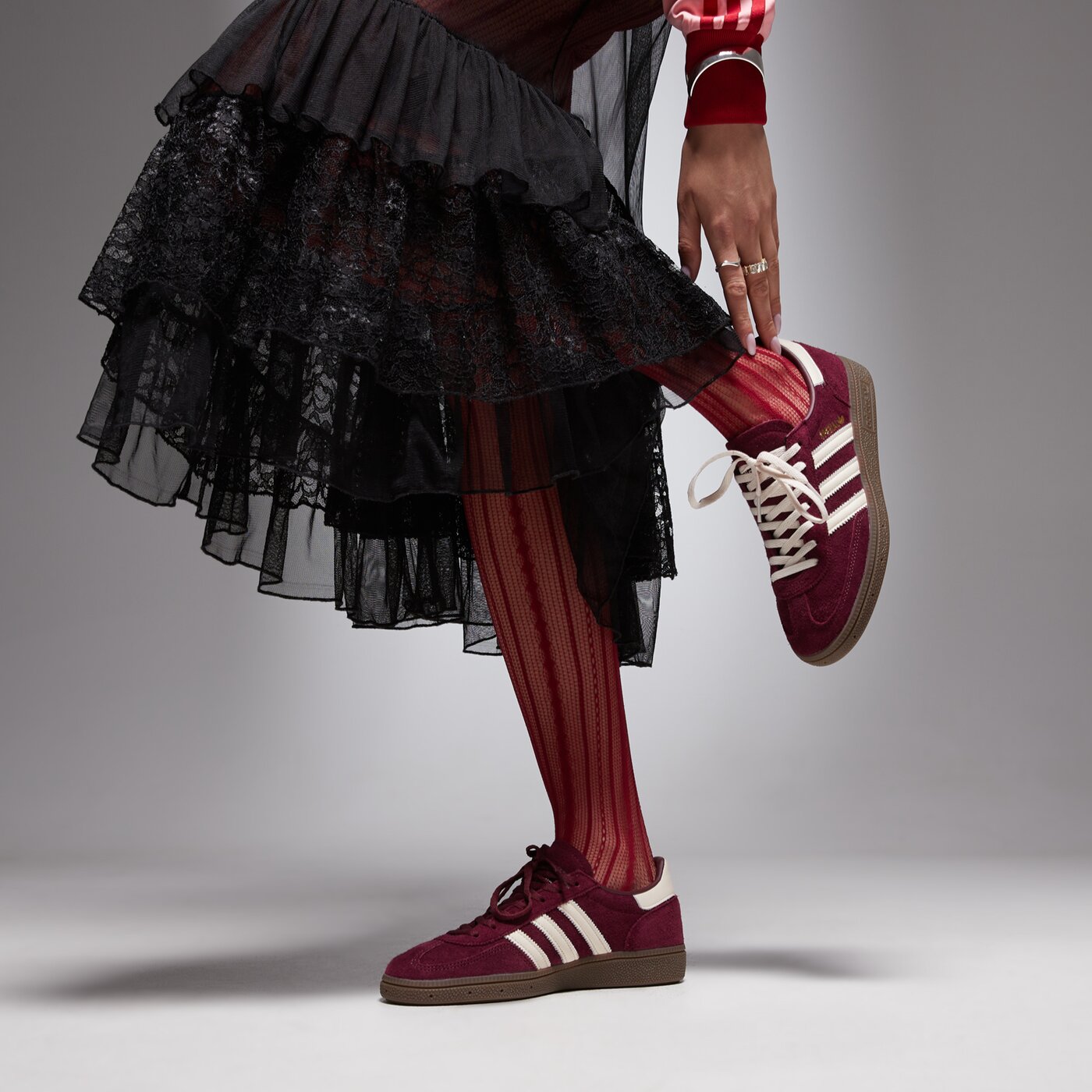 Дамски маратонки ADIDAS HANDBALL SPEZIAL W jq8753 цвят бордо