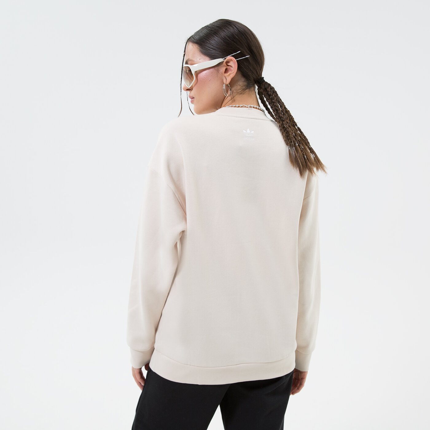 Дамски суичър ADIDAS СУИТЧЪР EMB CREW W'WHT hy8731 цвят бежов