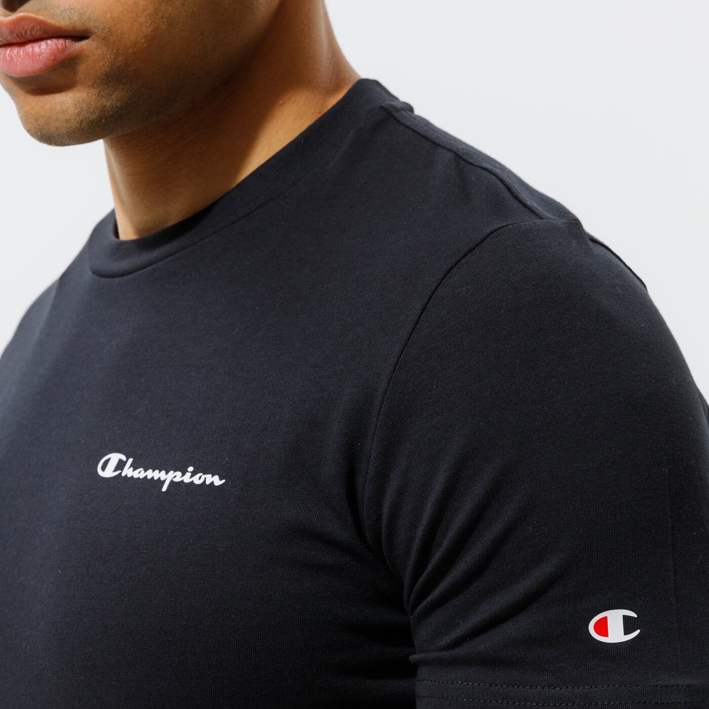 Мъжка тениска CHAMPION ТЕНИСКА CREWNECK ТЕНИСКА 214153kk001 цвят черен