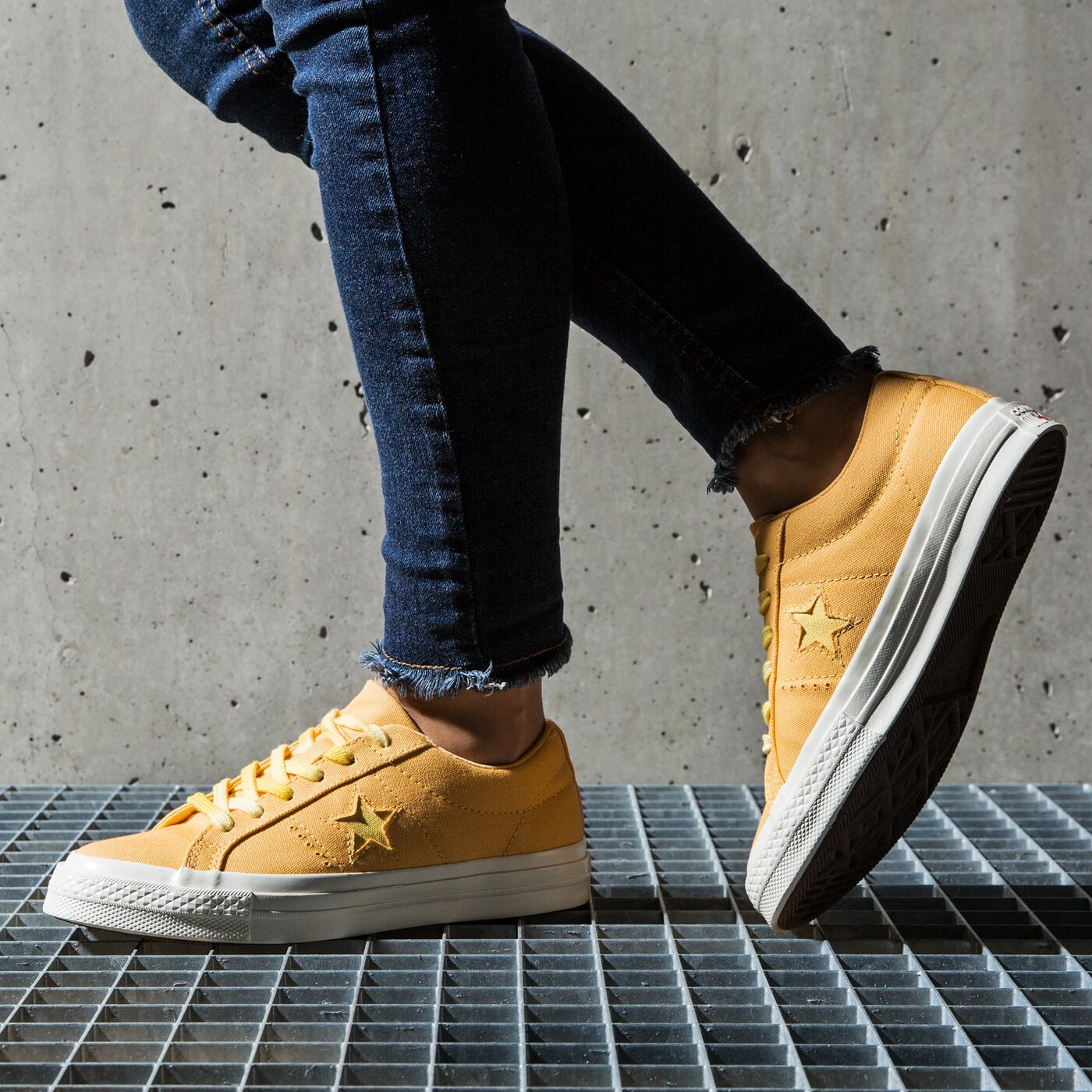 Дамски маратонки CONVERSE ONE STAR 564153c цвят жълт