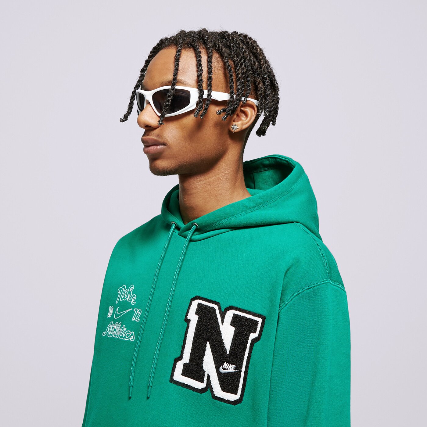 Мъжки суичър NIKE СУИТЧЪР С КАЧУЛКА M NK CLUB FT PO HDY VRSTY fn3100-365 цвят зелен