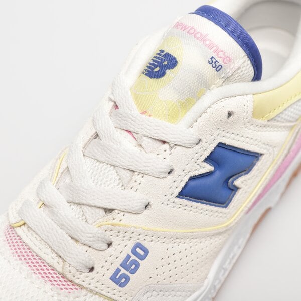 Дамски маратонки NEW BALANCE 550  bbw550db цвят бежов