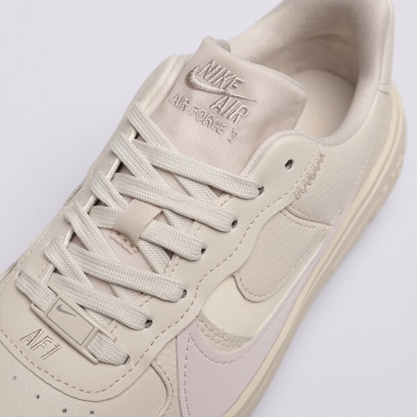 Дамски маратонки NIKE AIR FORCE 1 PLT.AF.ORM dj9946-108 цвят бежов