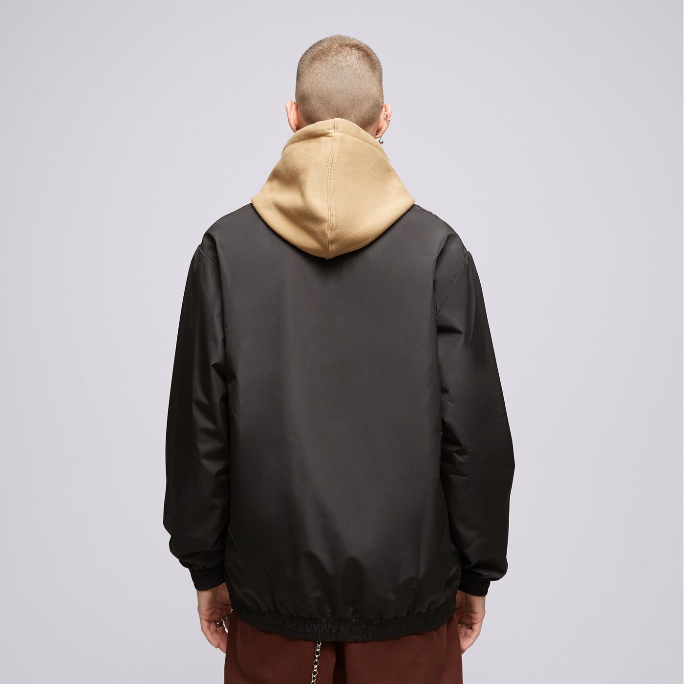 Мъжко преходно яке NEW ERA ЯКЕ НАЙЛОН AOP PANEL BULLS CHICAGO BULLS 60332140 цвят черен