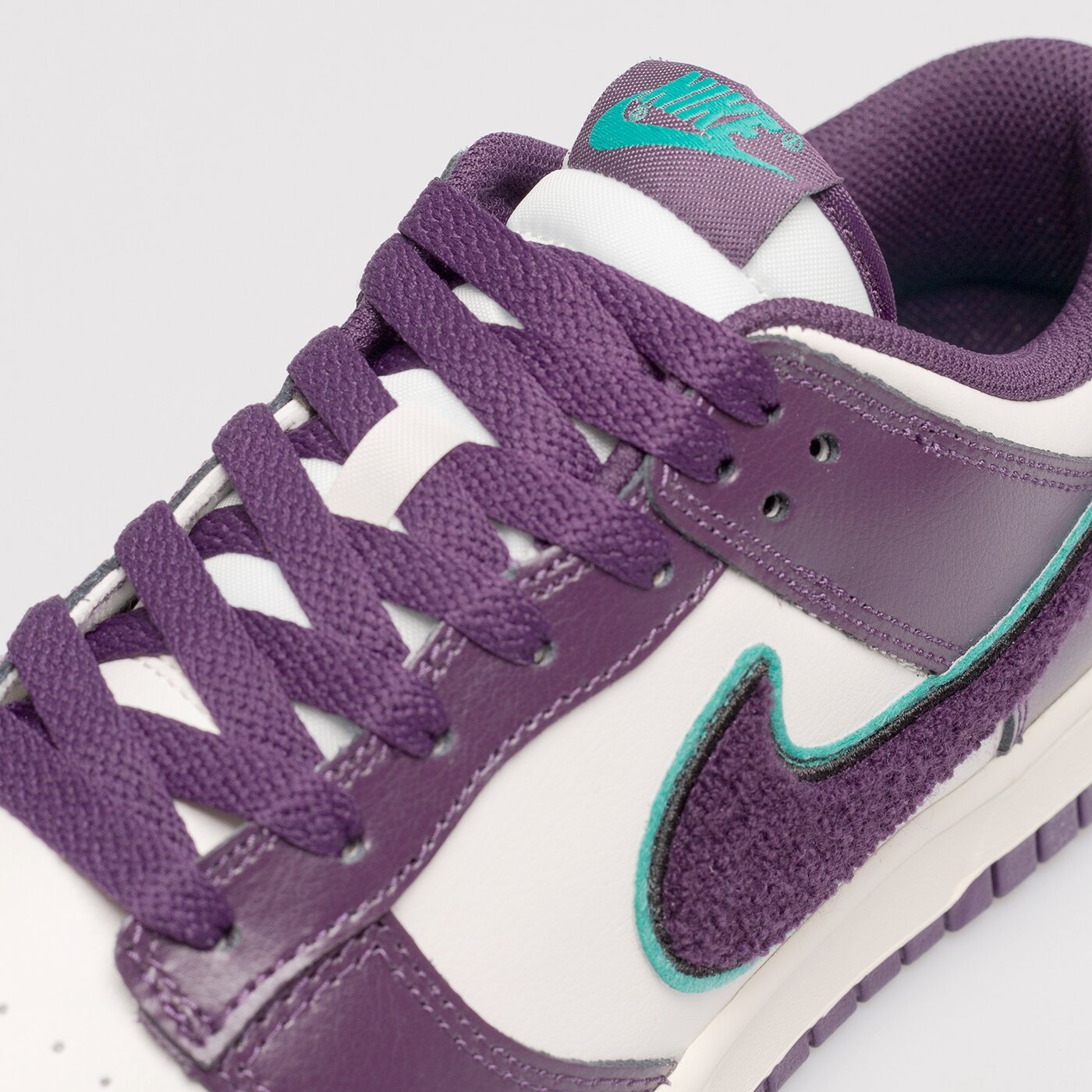 Мъжки маратонки NIKE DUNK LOW RETRO dq7683-100 цвят виолетов