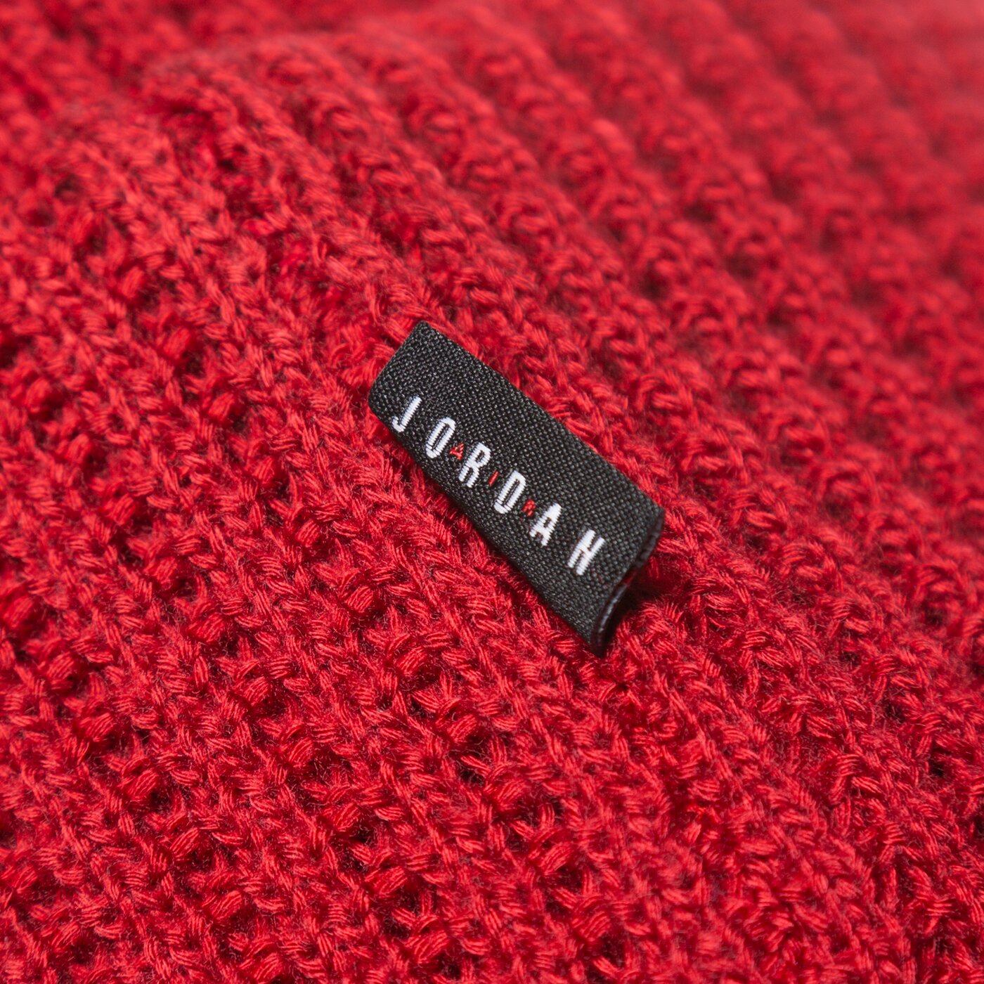 Дамска зимна шапка JORDAN ЗИМНА ШАПКА BEANIE UTILITY METAL JM dm8272-687 цвят бордо