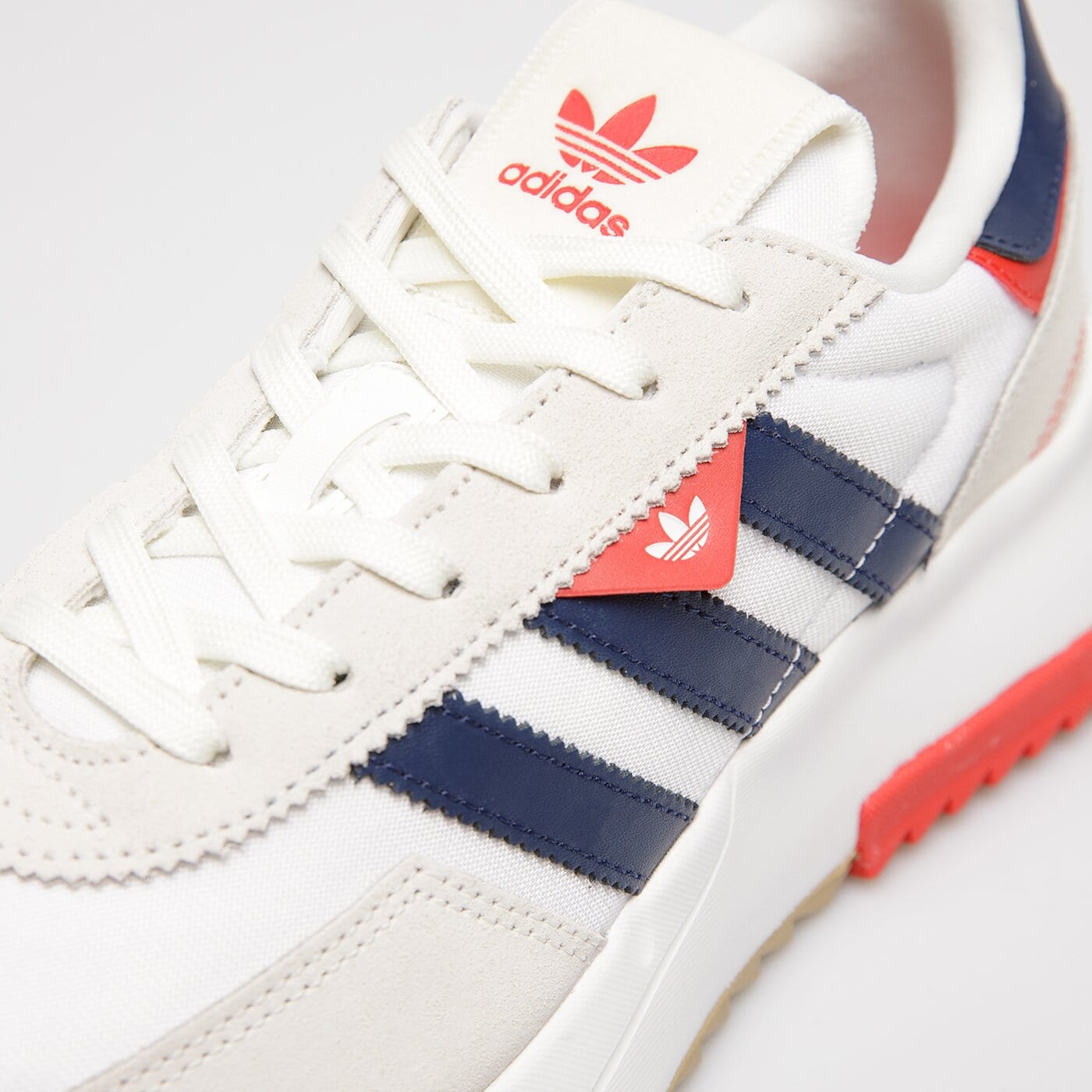 Мъжки маратонки ADIDAS RETROPY F2 gw9354 цвят бял