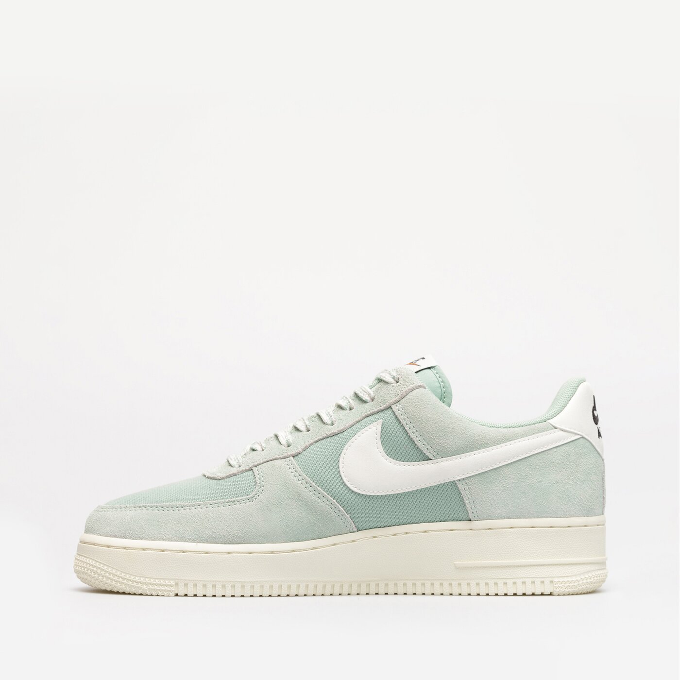 Мъжки маратонки NIKE AIR FORCE 1 '07 LV8 do9801-300 цвят зелен