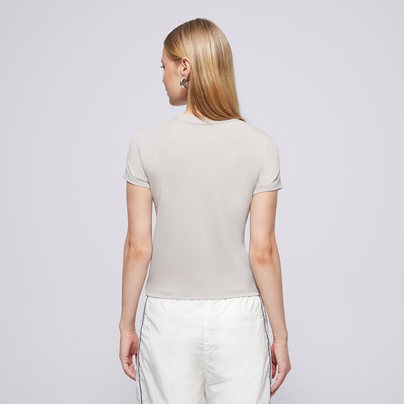 Дамска тениска NIKE ТЕНИСКА W NSW NK CHLL KNT MD CRP fv5508-009 цвят сив