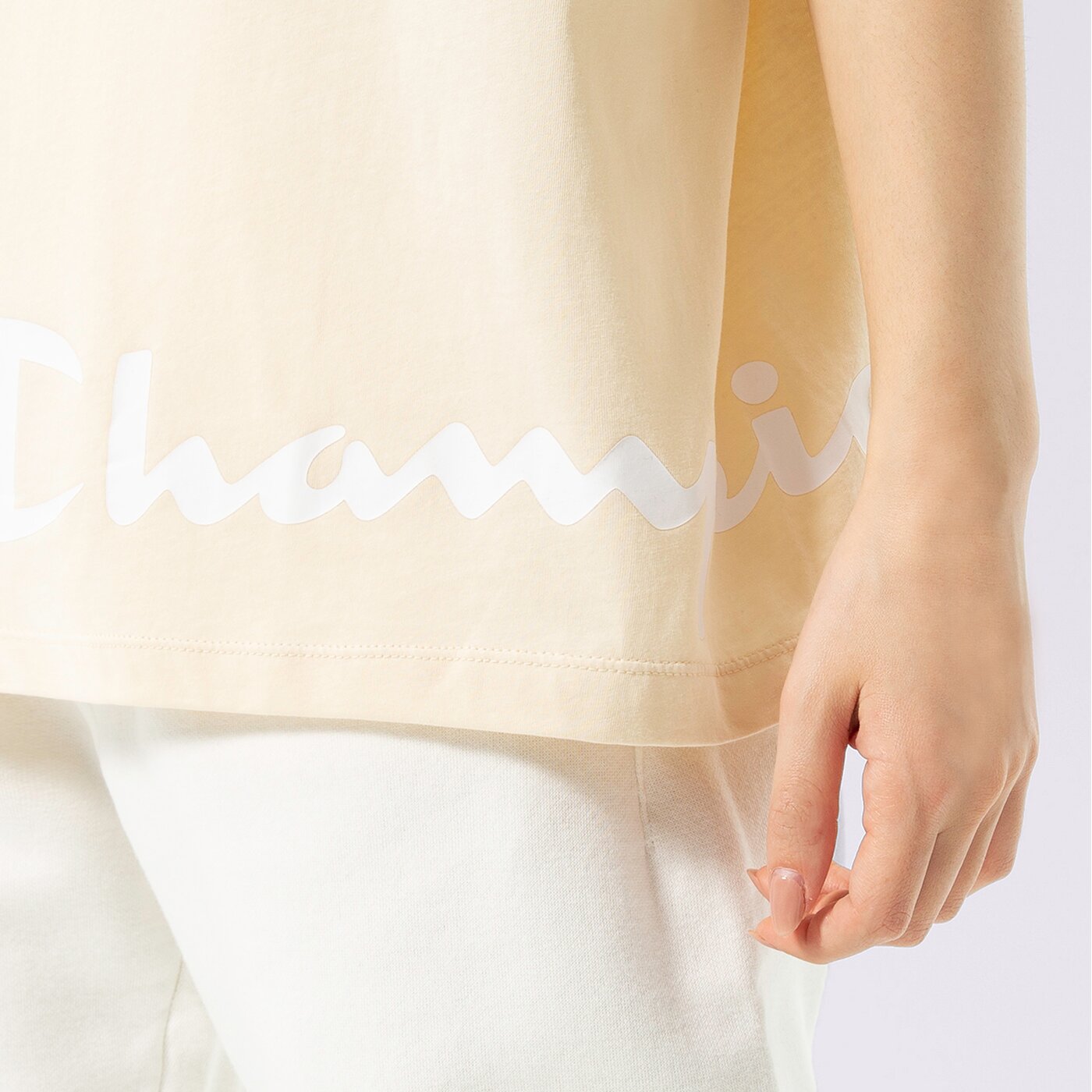 Дамска тениска CHAMPION ТЕНИСКА CREWNECK ТЕНИСКА 115425ys014 цвят бежов