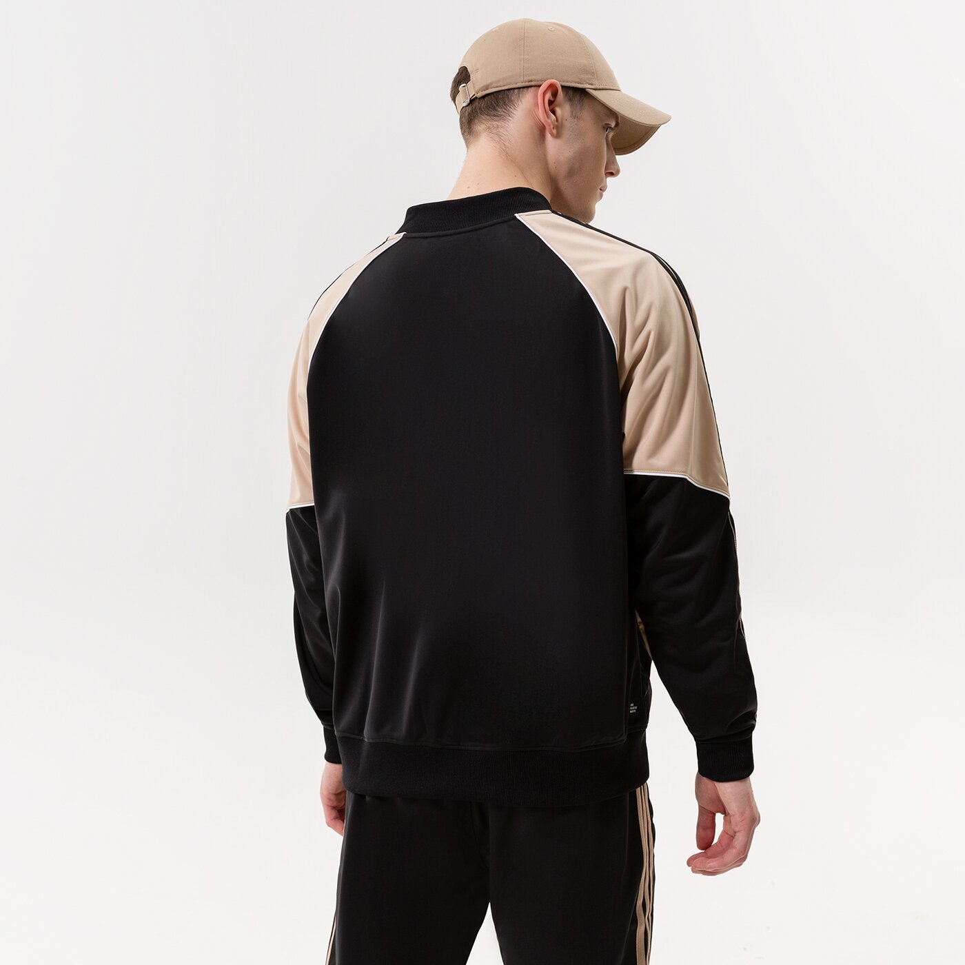 Мъжки суичър ADIDAS СУИТЧЪР СЪС ЗАКОПЧАВАНЕ TRICOT SST TT hi3000 цвят черен