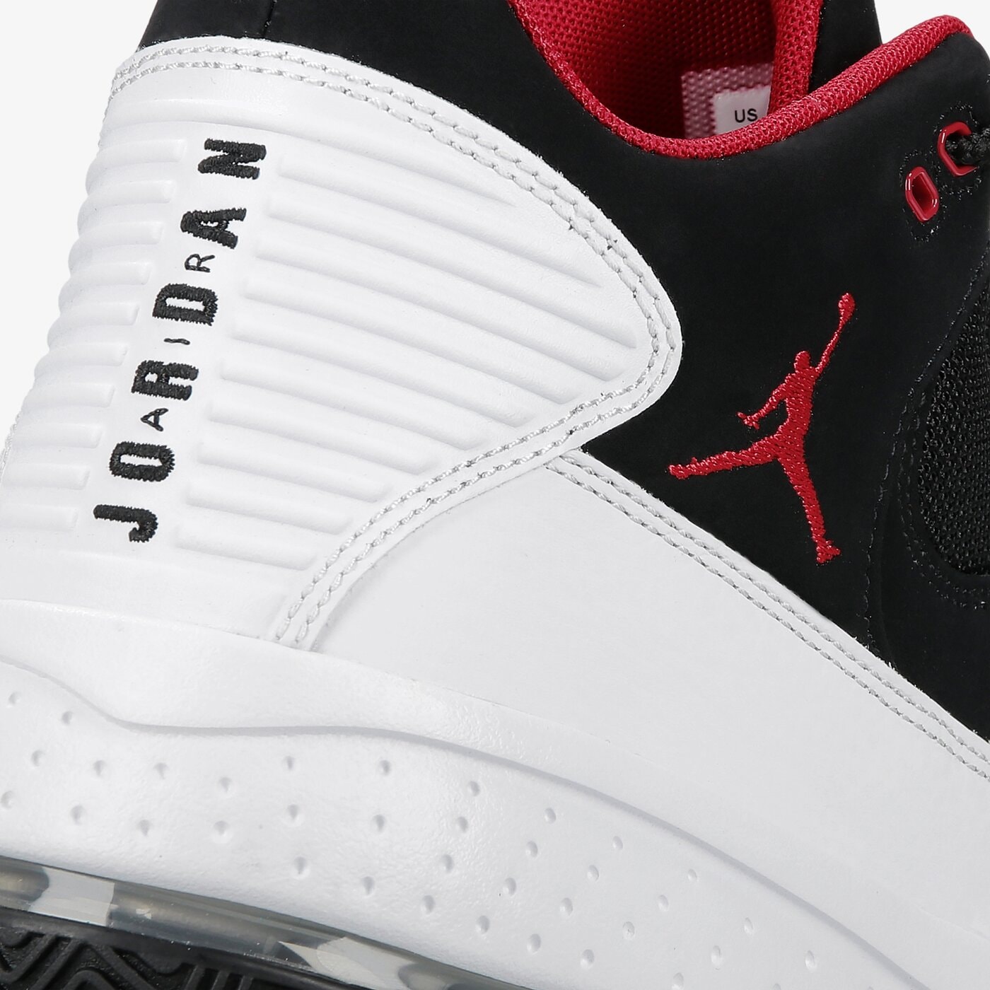 Мъжки маратонки JORDAN MAX AURA 2  ck6636-100 цвят бял