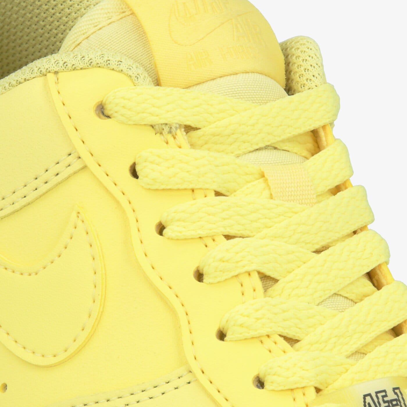 Дамски маратонки NIKE WMNS AIR FORCE 1 '07 ESS ao2132-701 цвят жълт