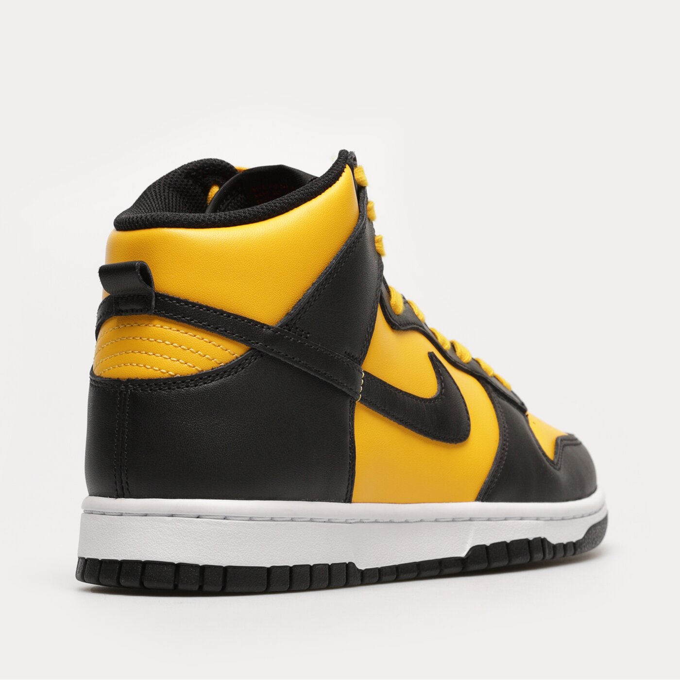 Мъжки маратонки NIKE DUNK HIGH RETRO dd1399-700 цвят жълт