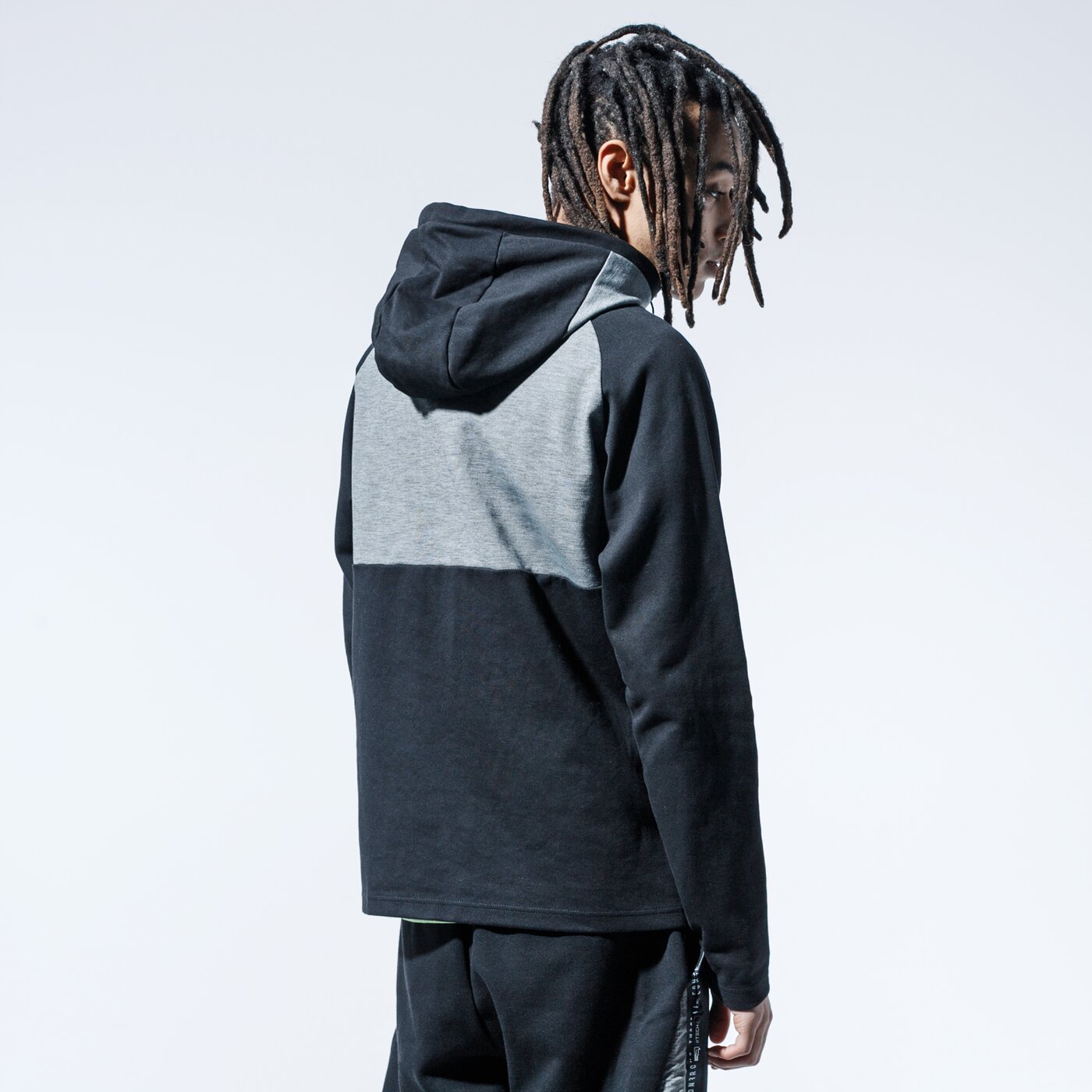 Мъжки суичър CONFRONT СУИТЧЪР СЪС ЗАКОПЧАВАНЕ   С КАЧУЛКА MONTEREY cf120blm65002 цвят черен