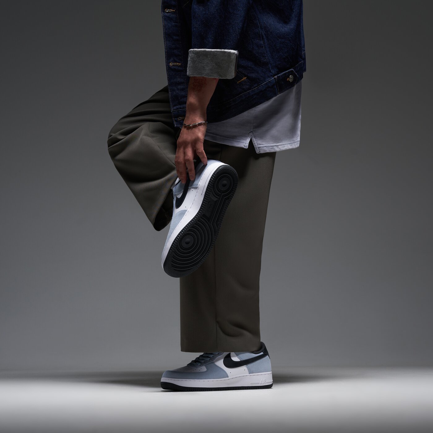 Мъжки маратонки NIKE AIR FORCE 1 '07 LV8 if6205-400 цвят сив