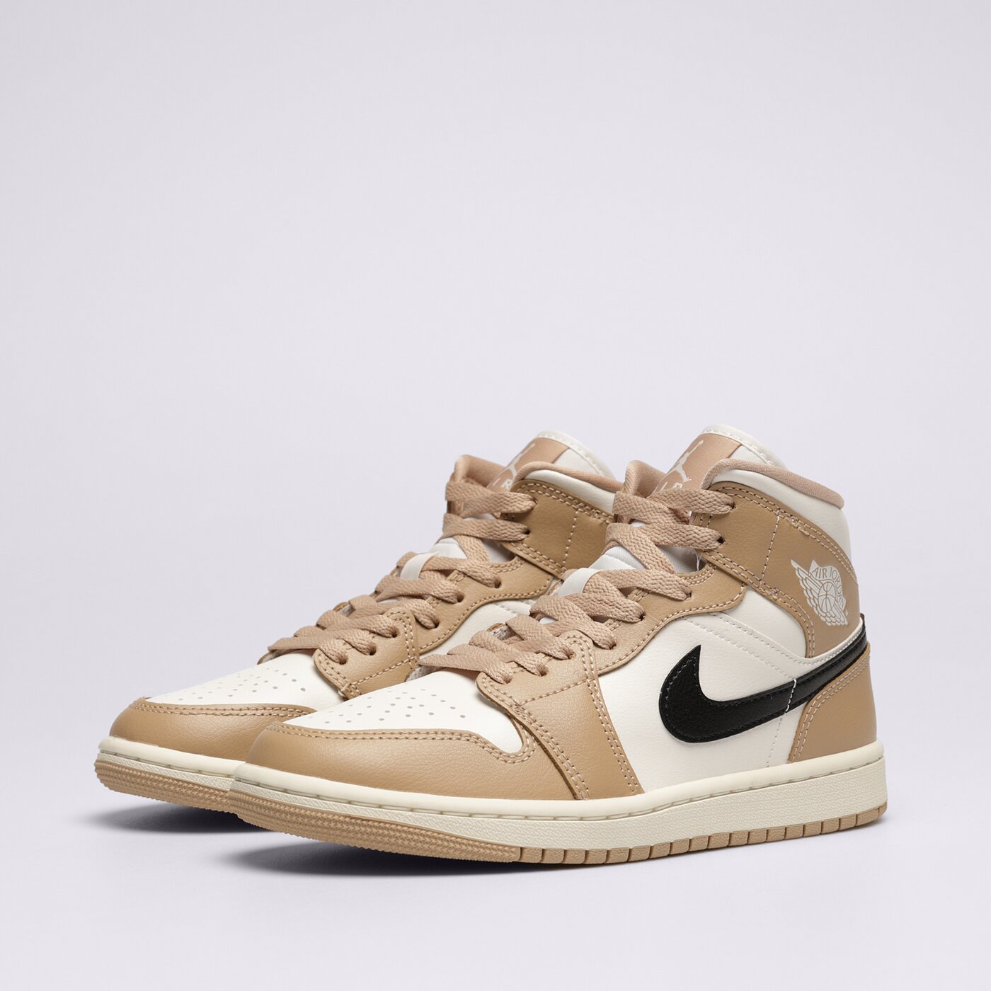 Дамски маратонки WMNS AIR JORDAN 1 MID bq6472-103 цвят кафяв