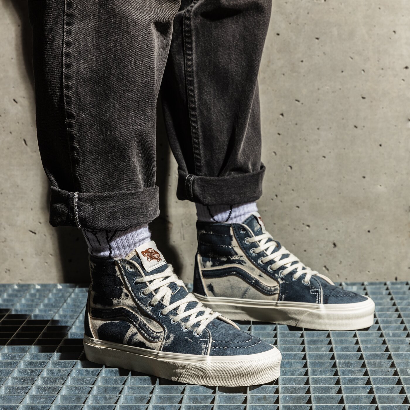 Дамски маратонки VANS UA SK8-HI TAPERED vn0a4u168cp1 цвят черен