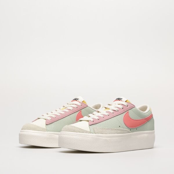 Дамски маратонки NIKE BLAZER LOW PLATFORM dm9464-001 цвят многоцветен