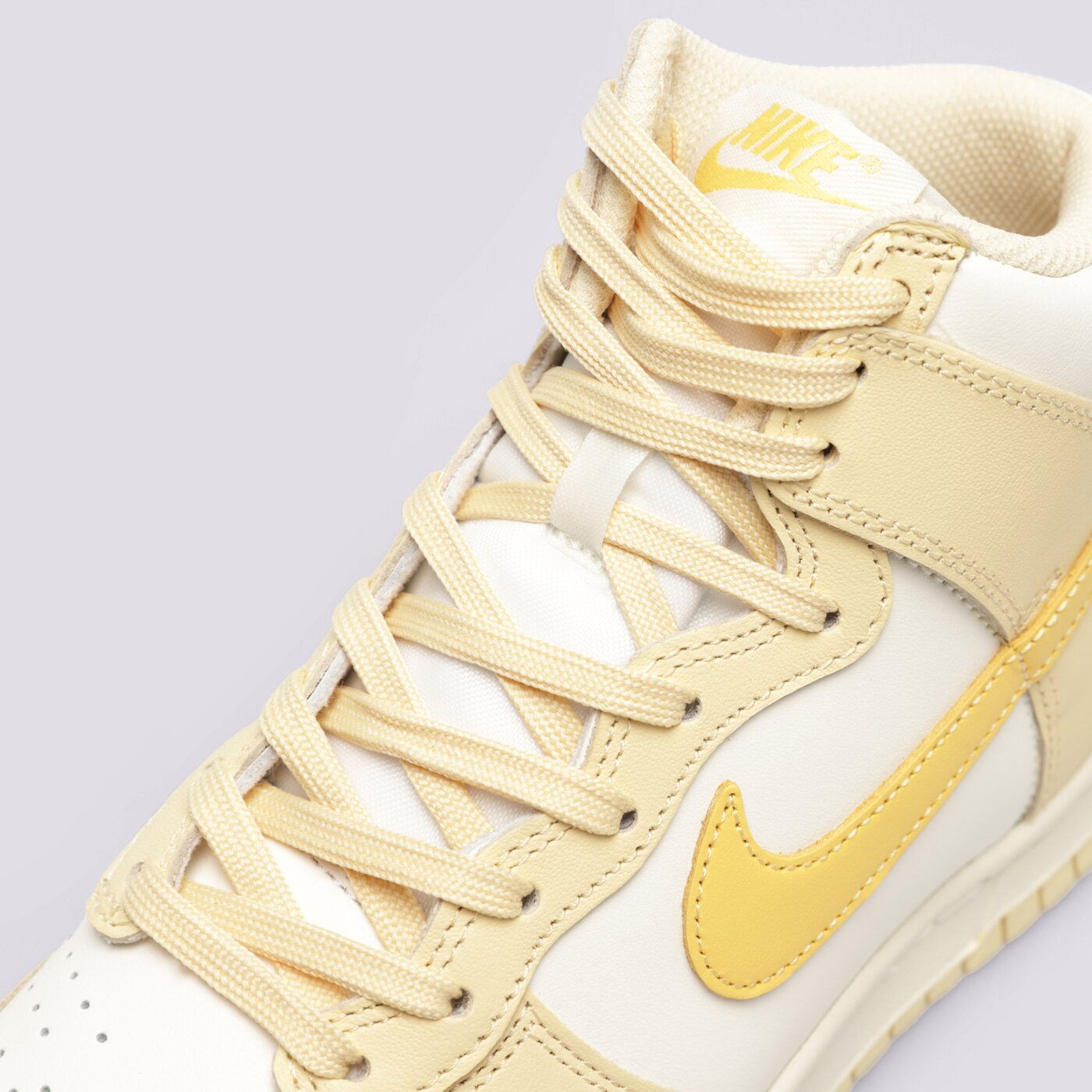 Дамски маратонки NIKE DUNK HIGH  dd1869-201 цвят жълт