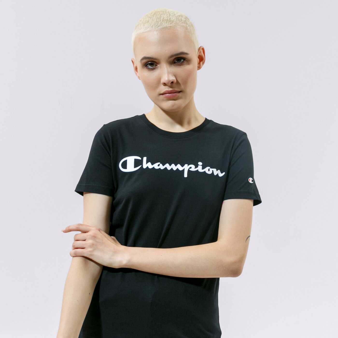 Дамска тениска CHAMPION ТЕНИСКА CREWNECK ТЕНИСКА 114780kk001 цвят черен