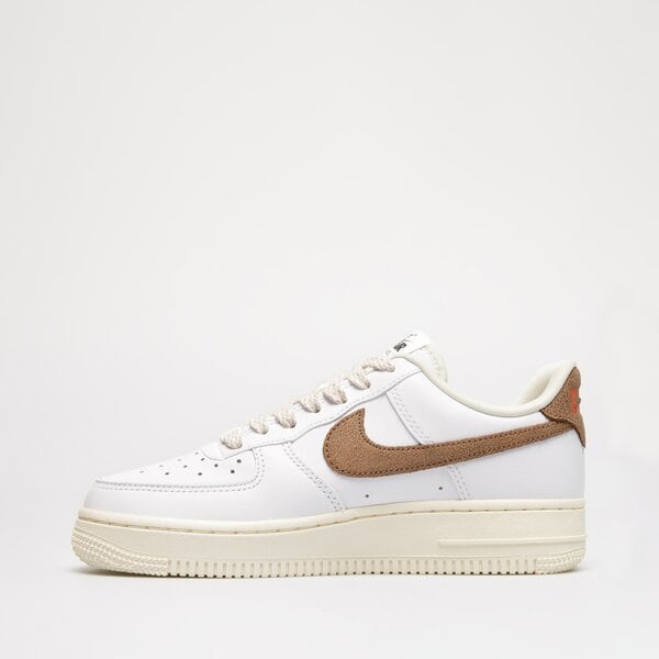 Дамски маратонки NIKE WMNS AIR FORCE 1 '07 LX dj9943-101 цвят бял