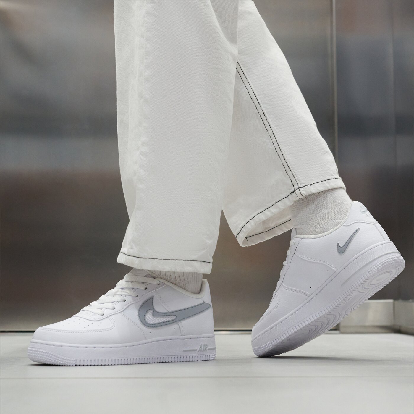 Детски маратонки NIKE AIR FORCE 1 fq2413-100 цвят бял