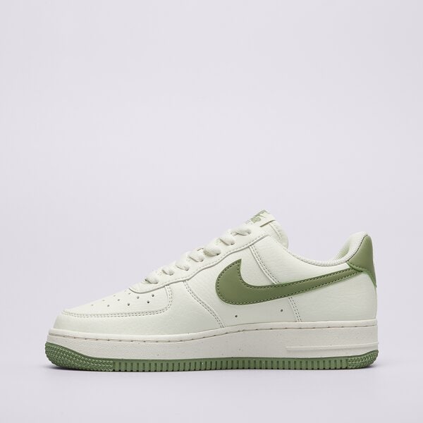 Дамски маратонки NIKE AIR FORCE 1 '07 SE dv3808-106 цвят бежов