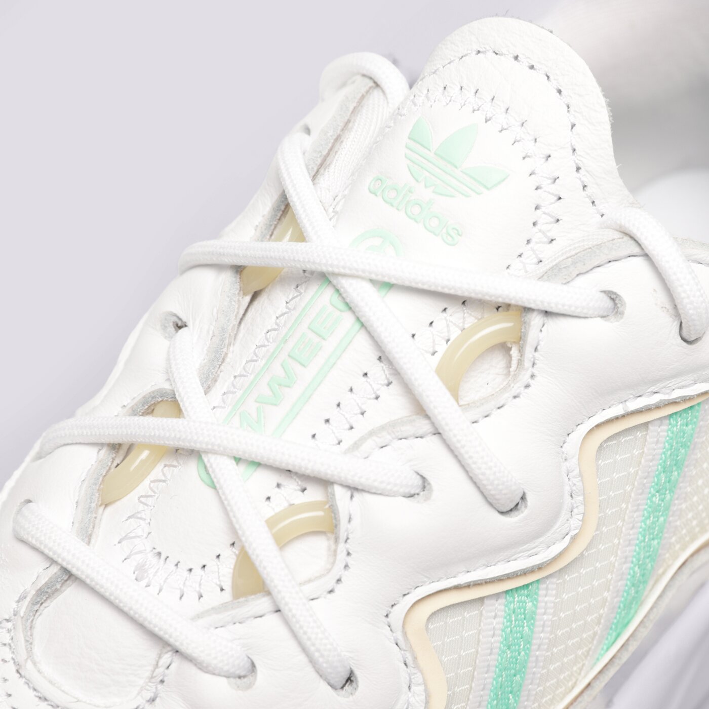 Дамски маратонки ADIDAS OZWEEGO W gw4650 цвят бял