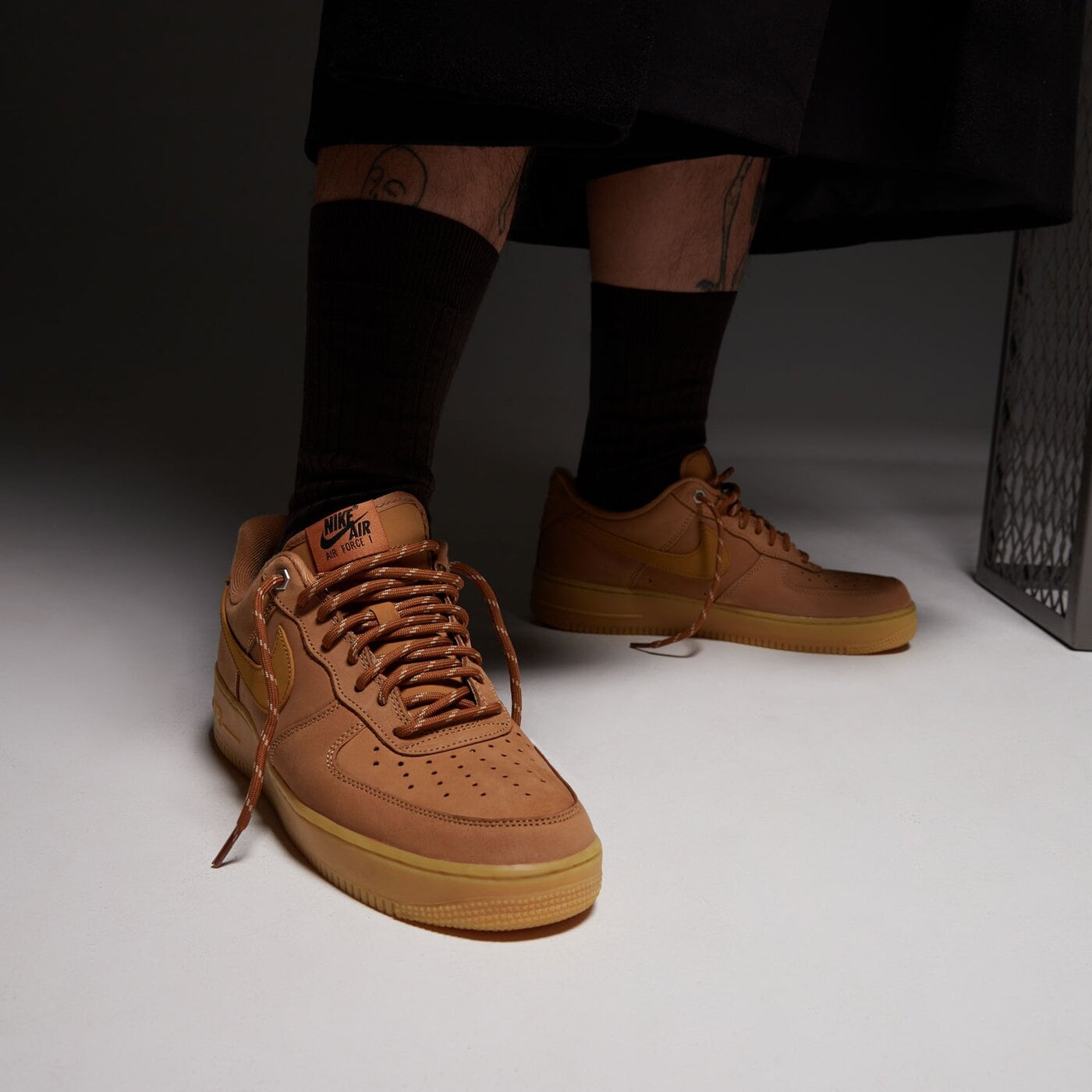 Мъжки маратонки NIKE AIR FORCE 1 '07 LV8 cj9179-200 цвят кафяв