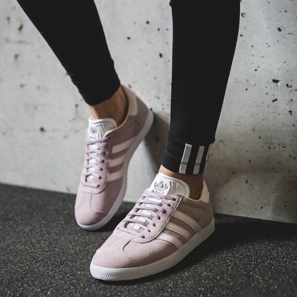 Дамски маратонки ADIDAS GAZELLE W cg6066 цвят виолетов