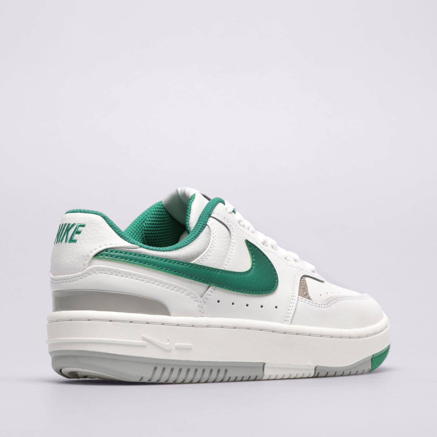 Дамски маратонки NIKE GAMMA FORCE dx9176-106 цвят бял