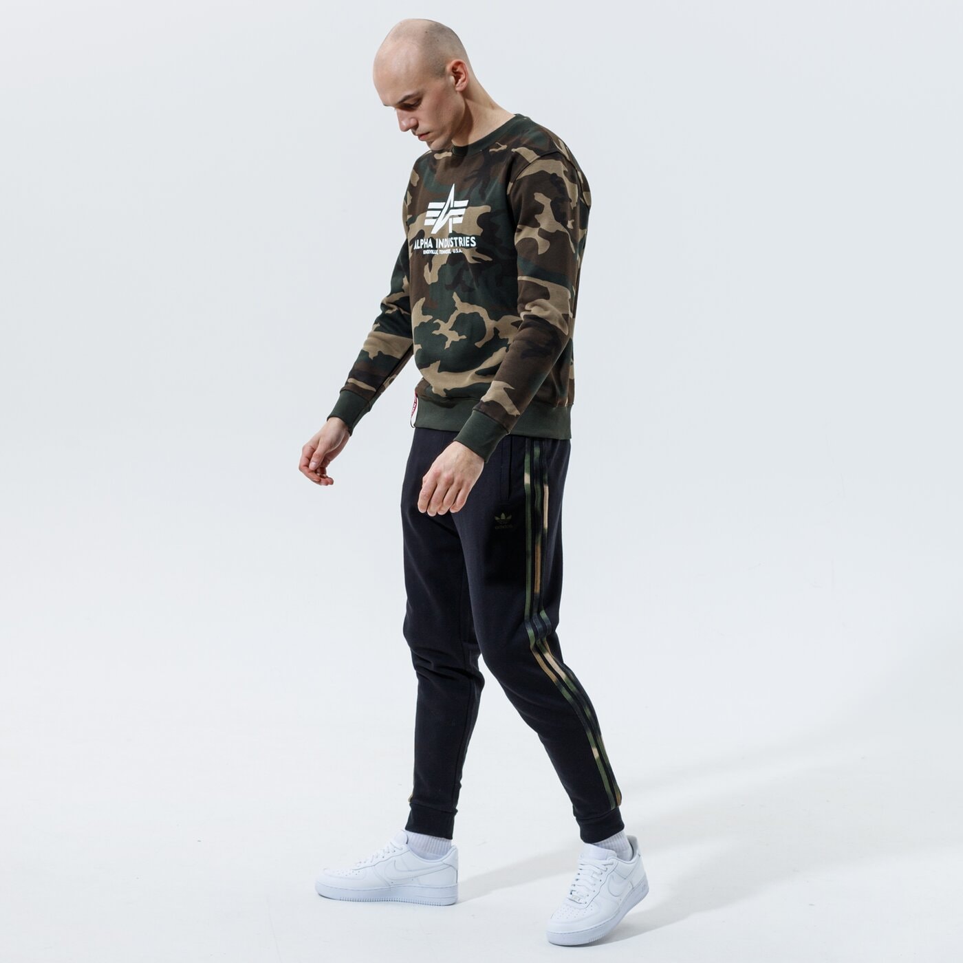 Мъжки суичър ALPHA INDUSTRIES СУИТЧЪР BASIC SWEATER CAMO 178302c-408 цвят каки