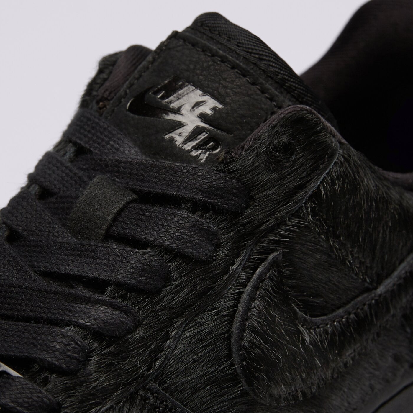 Дамски маратонки NIKE WMNS AIR FORCE 1 '07 PONY HAIR ii7398-001 цвят черен