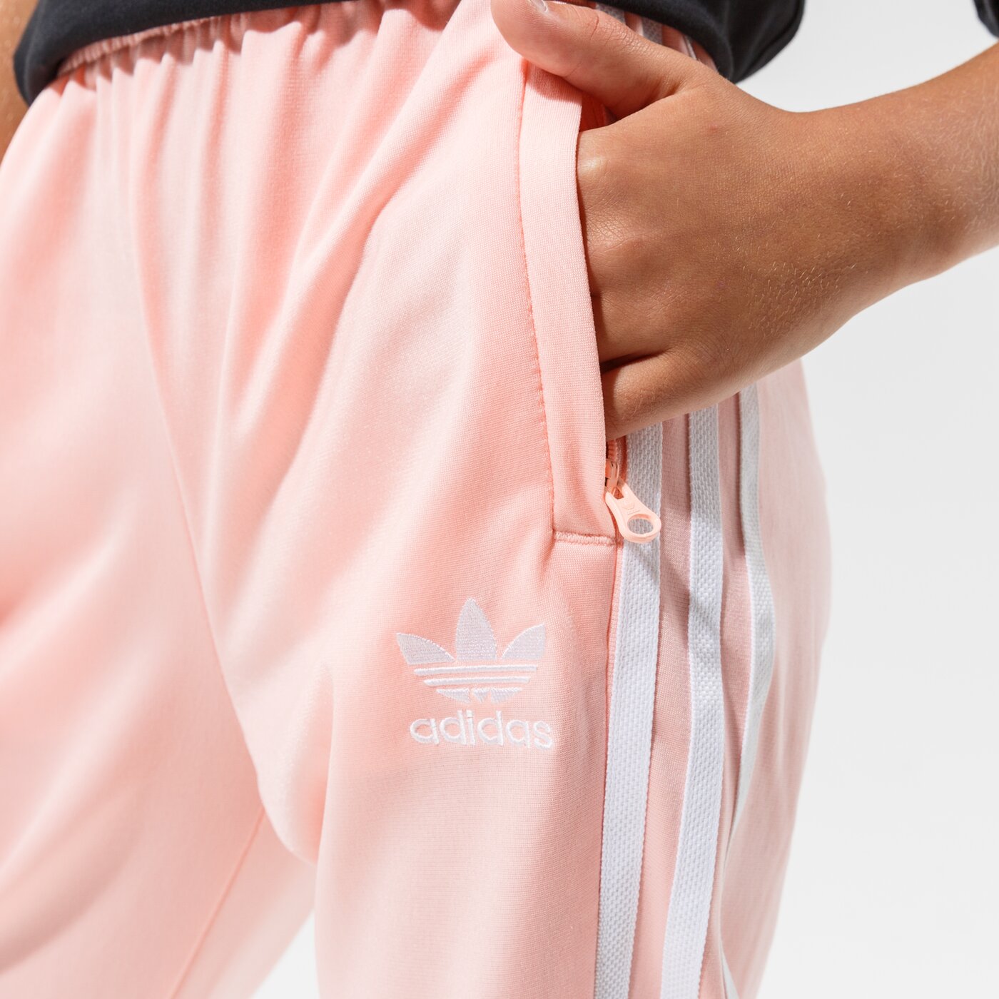 Детски панталони ADIDAS ПАНТАЛОНИ SST TRACK PANTS GIRL h37870 цвят розов