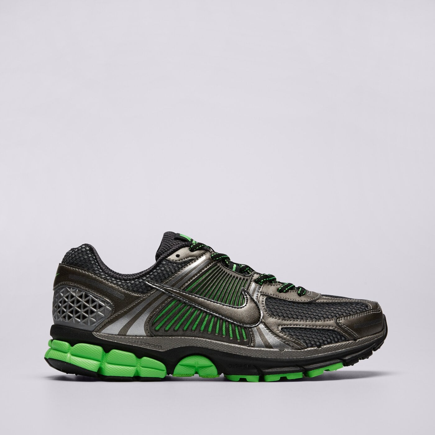 Мъжки маратонки NIKE ZOOM VOMERO 5 SE ib2988-001 цвят черен
