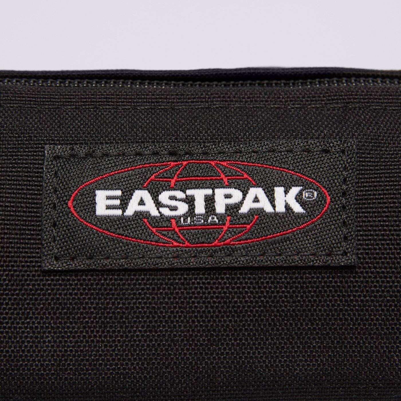 EASTPAK НЕСЕСЕР BENCHMARK SINGLE ek0003720081 цвят черен